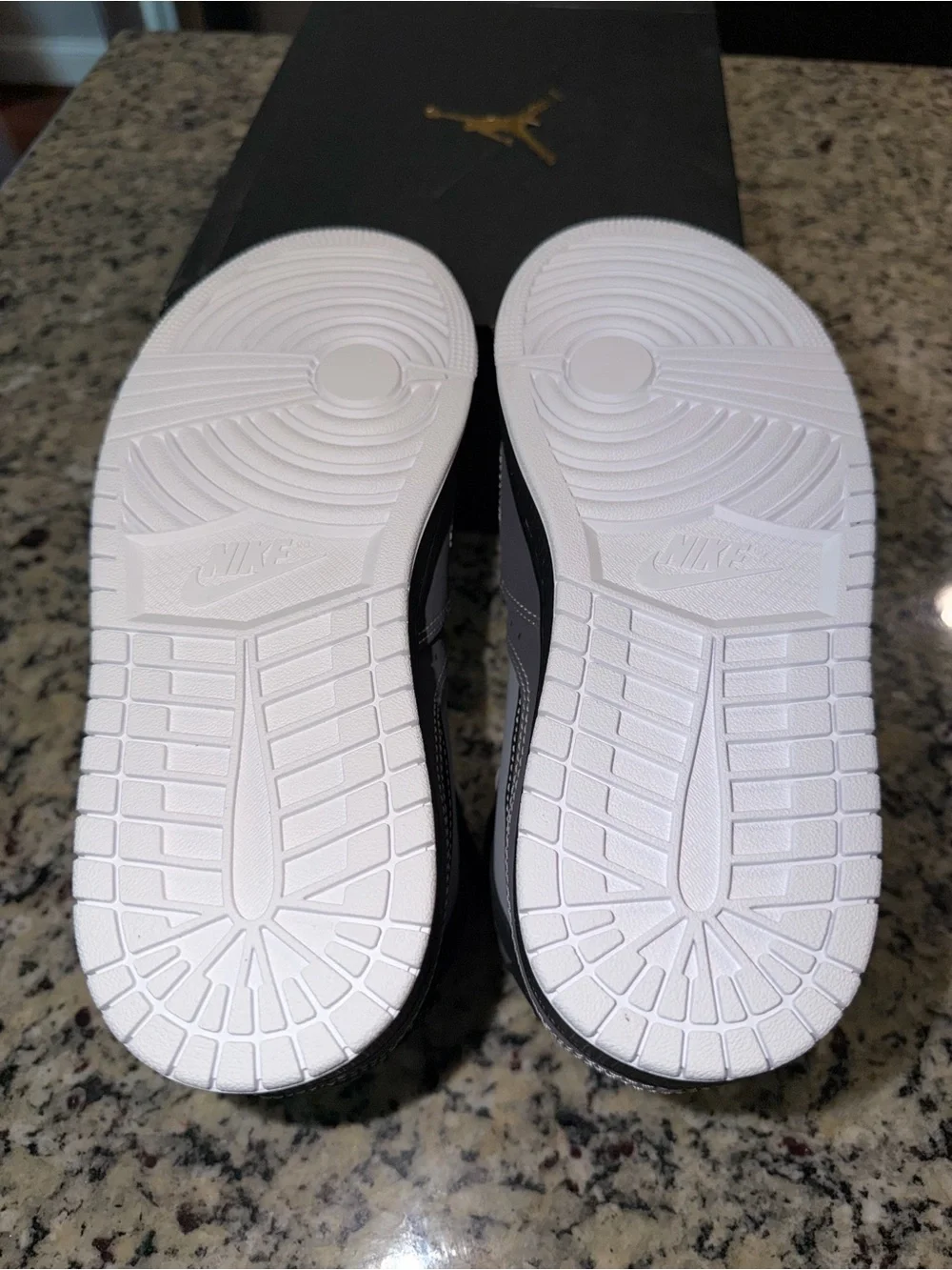 Size 7.5 Jordan 1 Flight Gray SKU 372704-002 Brand New